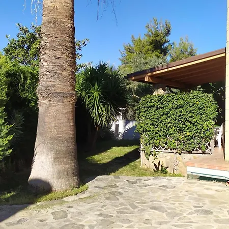 Con Giardino Sul Lungomare Hébergement de vacances Campofelice Di Roccella